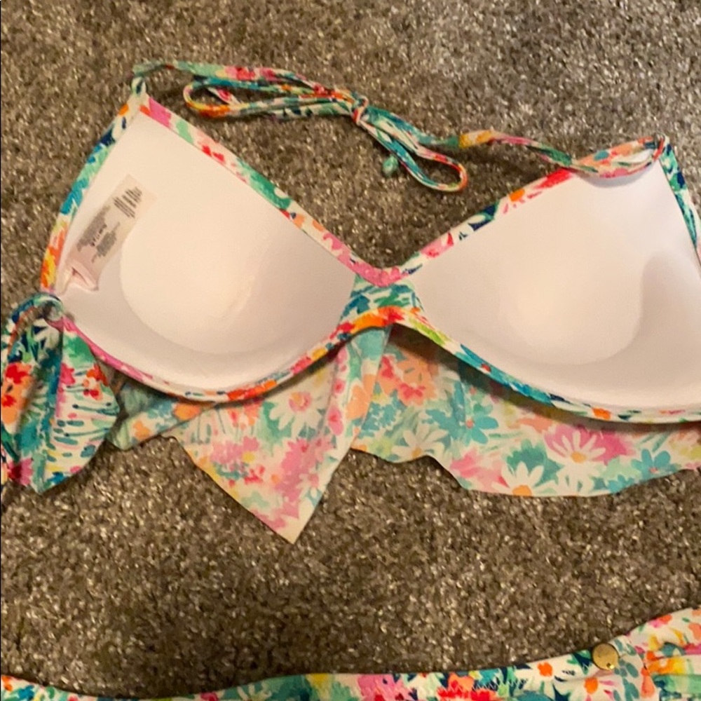 Floral bikini - Picture 3 of 8